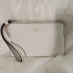 COACH Cream Leather Wristlet Clutch with Gold Logo